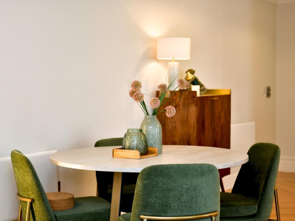 Pass The Keys Beautiful 2 Bed Apartment With Parking In The Bay カーディフ エクステリア 写真