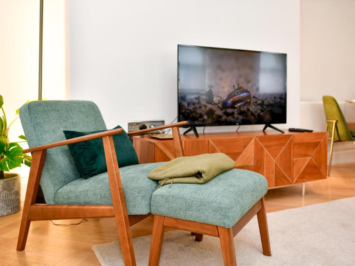 Pass The Keys Beautiful 2 Bed Apartment With Parking In The Bay カーディフ エクステリア 写真