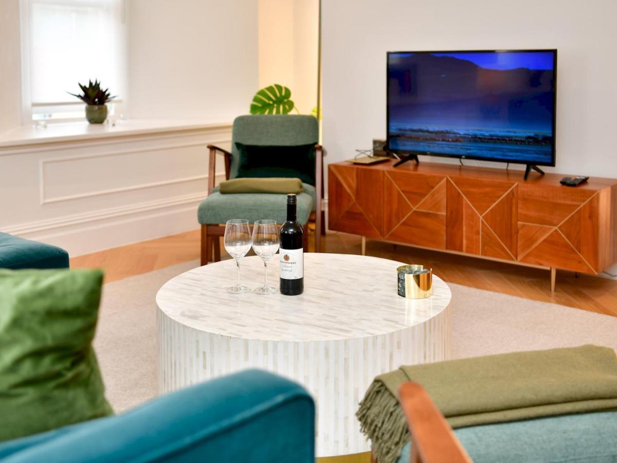 Pass The Keys Beautiful 2 Bed Apartment With Parking In The Bay カーディフ エクステリア 写真