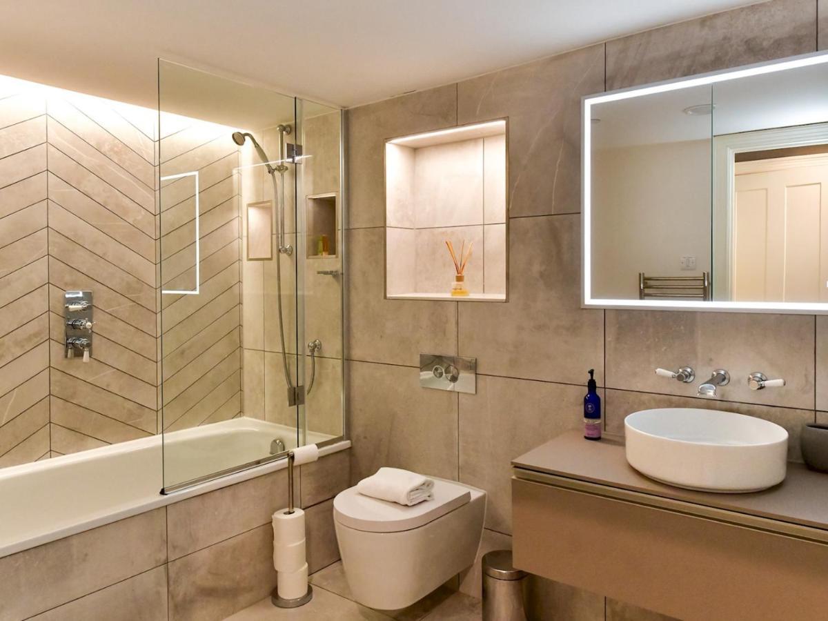 Pass The Keys Beautiful 2 Bed Apartment With Parking In The Bay カーディフ エクステリア 写真